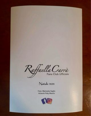 Cartolina autografata Raffaella Carrà