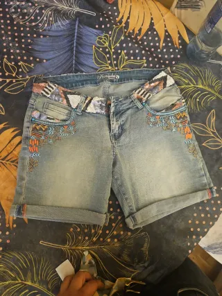 Shorts vaqueros mujer con bordados