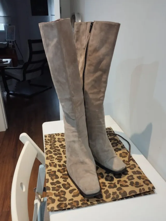 Botas altas beige talla 40
