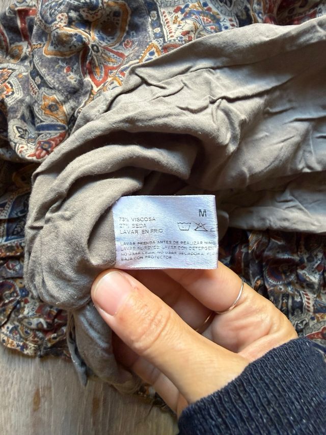 Falda de seda estampada system action M