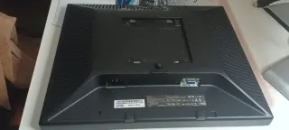 2 Monitores LCD 17 (sin cables)