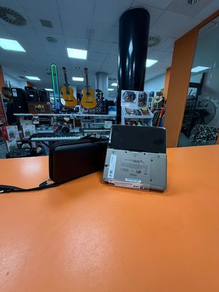 Nintendo DSi XL con funda y cargador