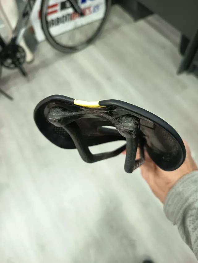 Sillín de carbono CBK SPEED 118 gr