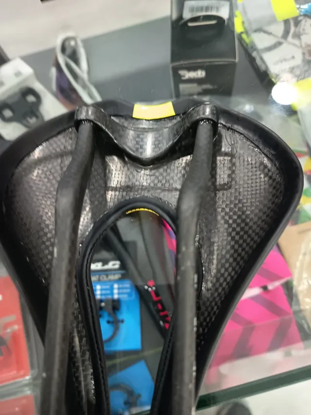 Sillín de carbono CBK SPEED 118 gr