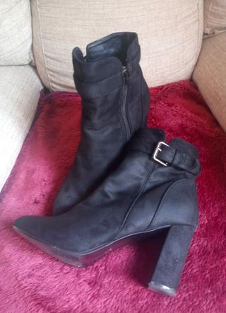 Botín alto negro talla 39