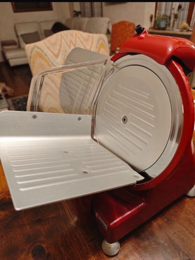 Affettatrice professionale rossa RGV