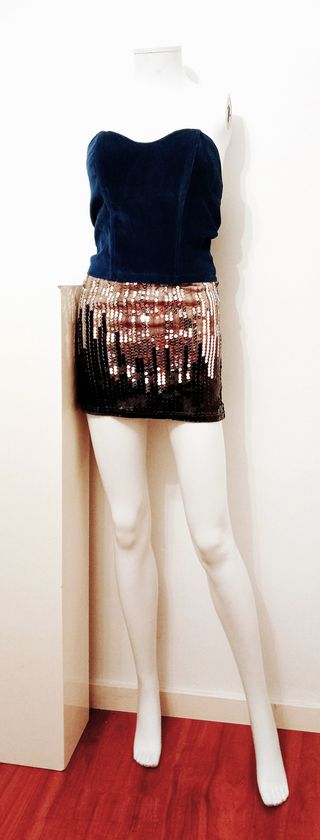 Falda N Vieja lentejuelas negro y plateado. Top