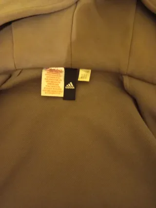 Sudadera Adidas con cremallera y capucha