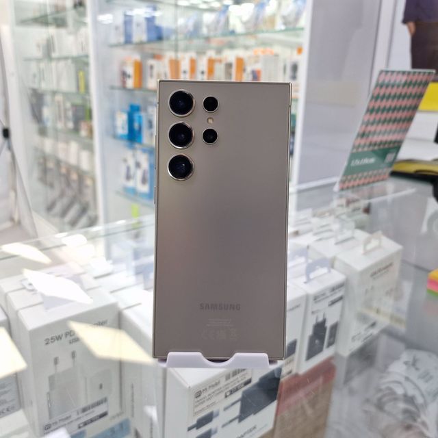 Samsung Galaxy S24 Ultra 256GB Gris Usado