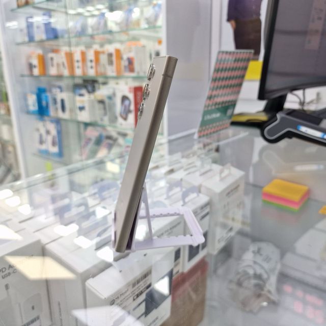 Samsung Galaxy S24 Ultra 256GB Gris Usado