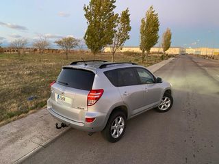 TOYOTA RAV 4 2.2 D-4D 4X4 MANUAL