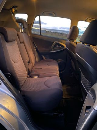 TOYOTA RAV 4 2.2 D-4D 4X4 MANUAL