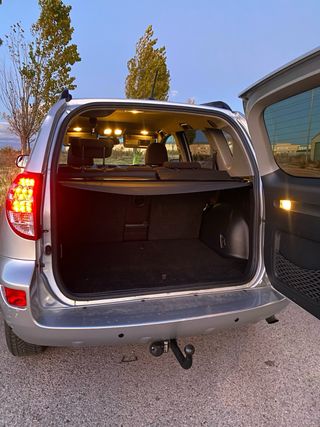 TOYOTA RAV 4 2.2 D-4D 4X4 MANUAL