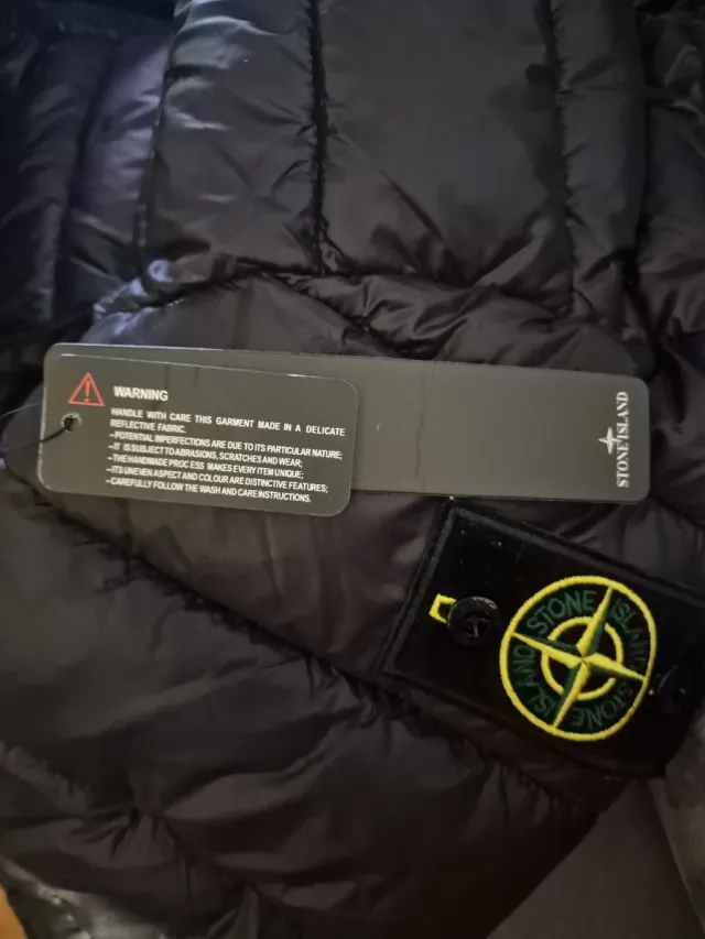 Chaqueta Stone Island Negra de Hacoo.