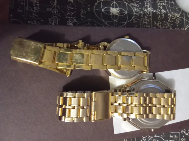 Relojes dorados estilo vintage