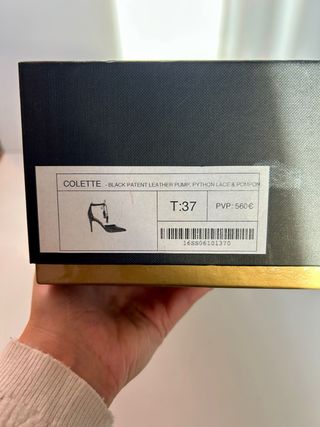 Tacones punta charol piel