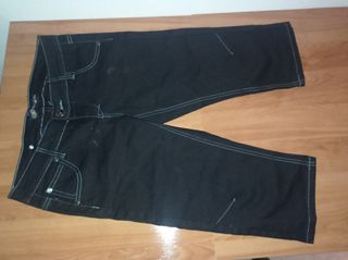 Pantalón mujer por debajo de rodilla