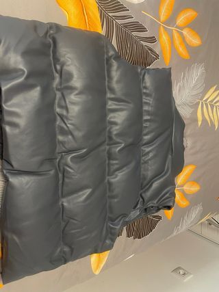 Chaleco Corto Gris,efecto piel,de abrigo