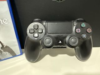 PS4 Pro 1TB + Dualshock 4 + Bloodborne