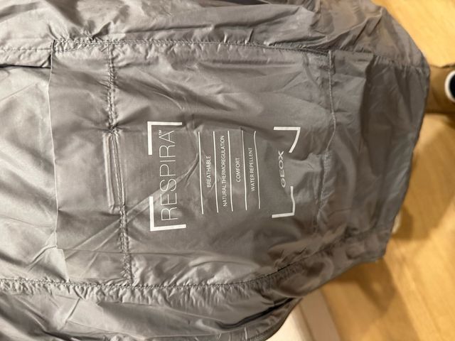 Abrigo Geox plumífero com capuz