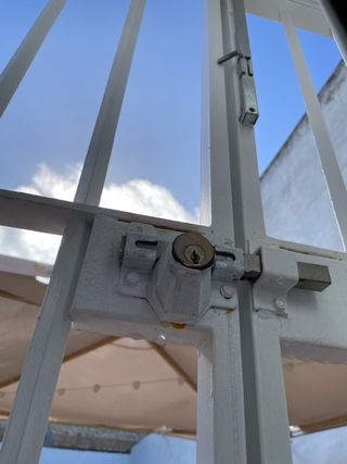 Rejas de seguridad, 2 ventanas y 1 puerta