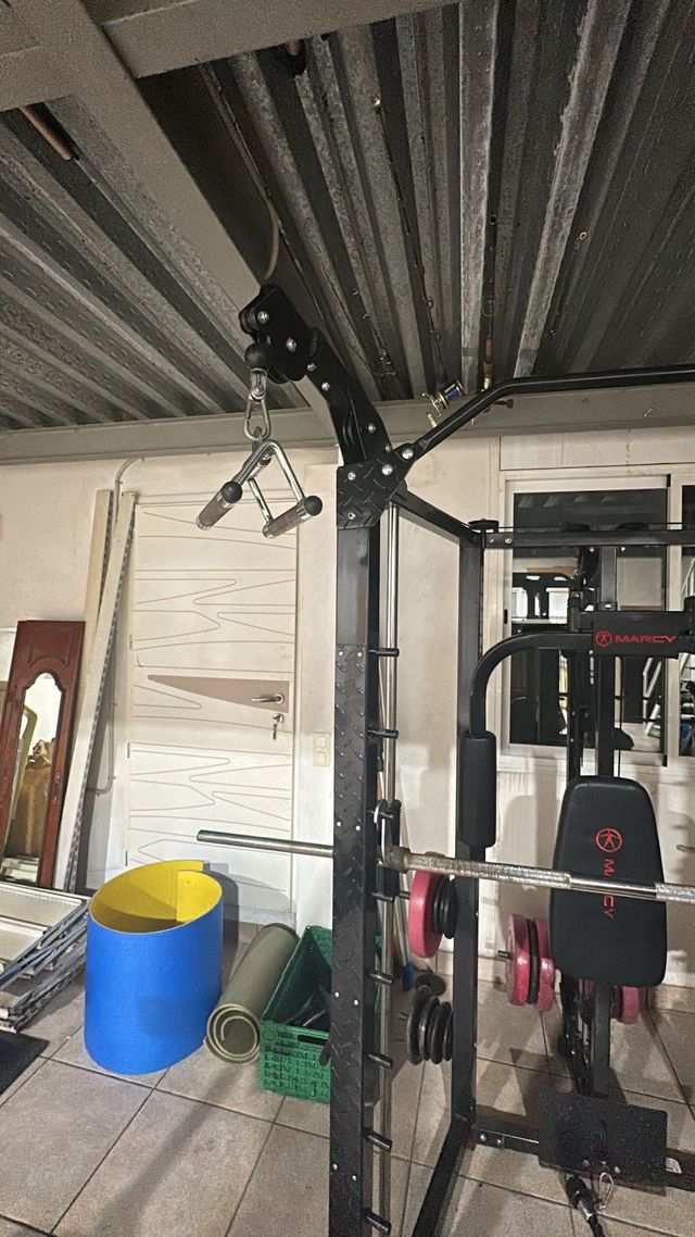 Máquina de gimnasio multifuncional