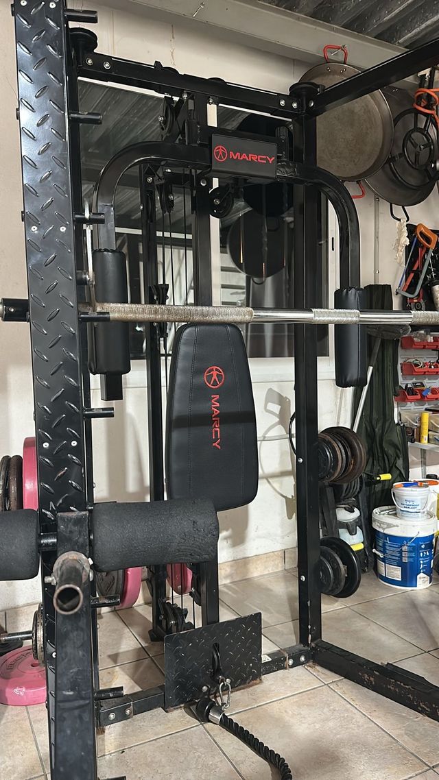 Máquina de gimnasio multifuncional