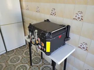 Baúl aluminio para motocicleta