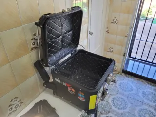 Baúl aluminio para motocicleta