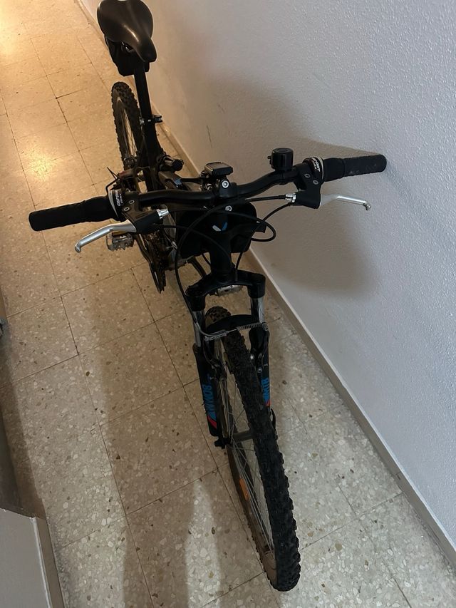 Bicicleta de Montaña Negra