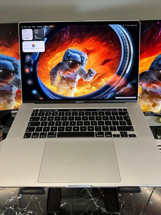 MacBook Pro i9 Doble Gráfica + Paq Adobe