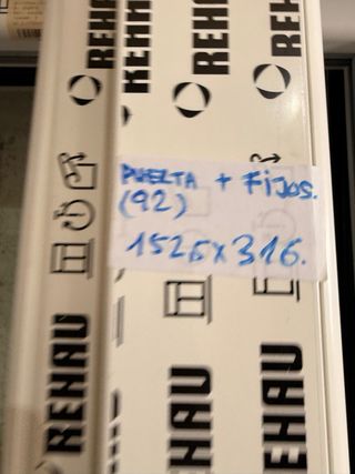 Puerta PVC Blanca con Fijos