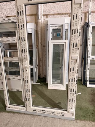 Puerta PVC Blanca con Fijos