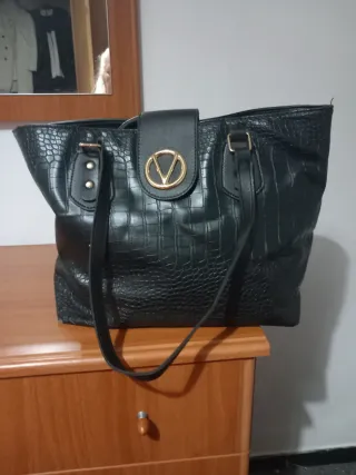 Bolso negro efecto piel cocodrilo