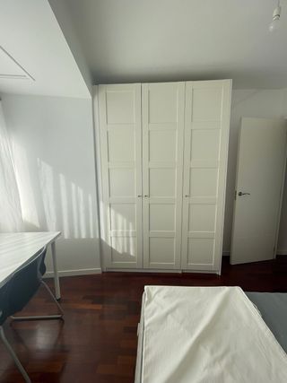 Se alquila piso en el centro de Pontevedra.