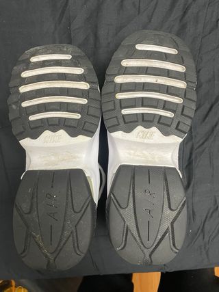 Zapatillas Nike Air Max Negras y Blancas