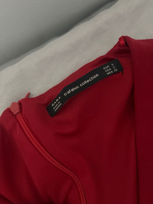 Vestido Zara Rojo con Aberturas