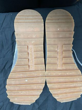 Zapatillas Merrell grises y beige