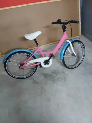 Bicicleta infantil rosa y azul