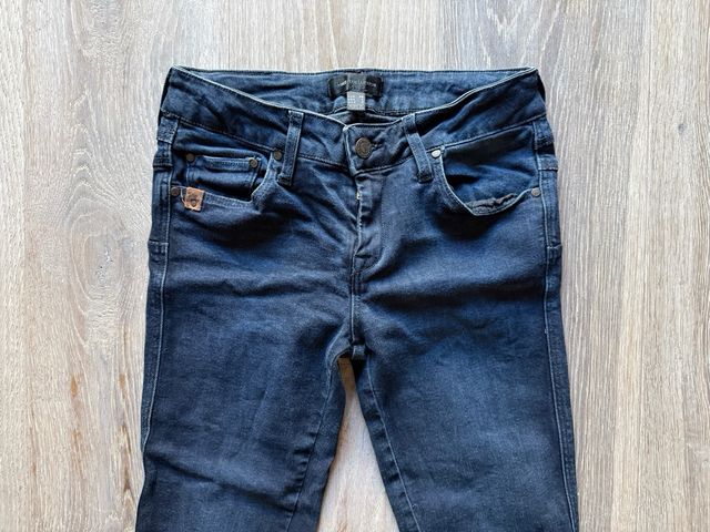 Pantalón pitillo push up Mango azul oscuro