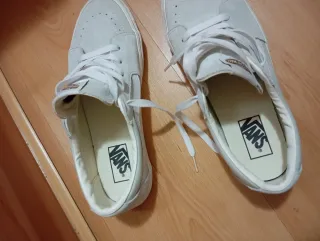 Zapatillas Vans Beige y Blancas