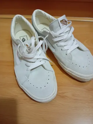 Zapatillas Vans Beige y Blancas