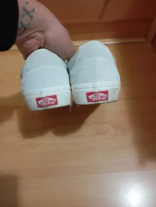 Zapatillas Vans Beige y Blancas