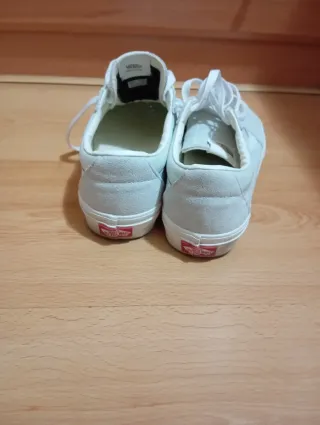 Zapatillas Vans Beige y Blancas