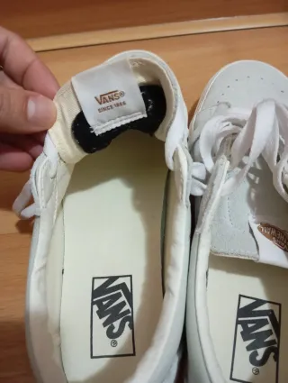 Zapatillas Vans Beige y Blancas