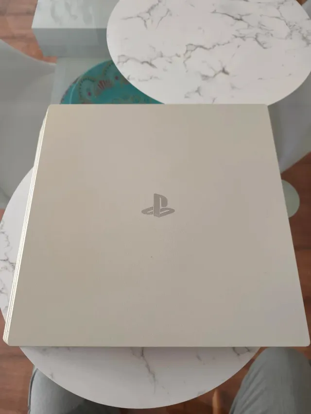 PlayStation 4 Pro Blanca