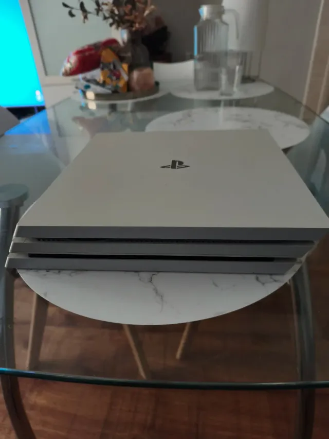 PlayStation 4 Pro Blanca