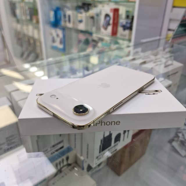 IPhone Air 256GB Dorado/Blanco Semi Nuevo