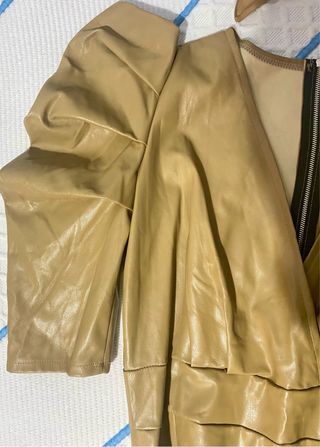 Vestido efecto piel elástico mostaza/marrón