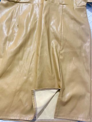 Vestido efecto piel elástico mostaza/marrón